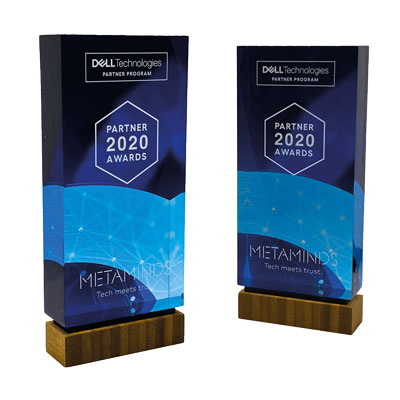 Jago monolith tower award with clean lines for corporate event