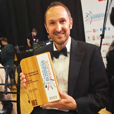 Business award winner with customprinted Mathi award by More Awards