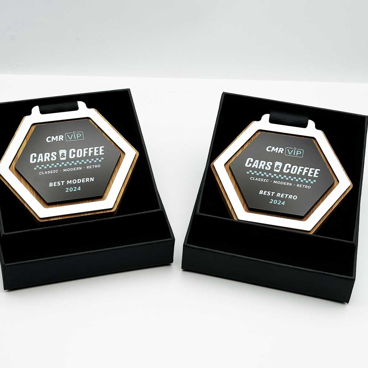 Sustainable medal presentation boxes for large medals