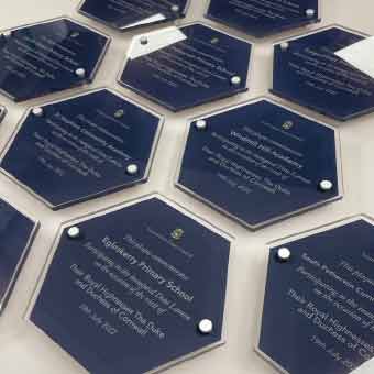 Wall mounted presentation plaques